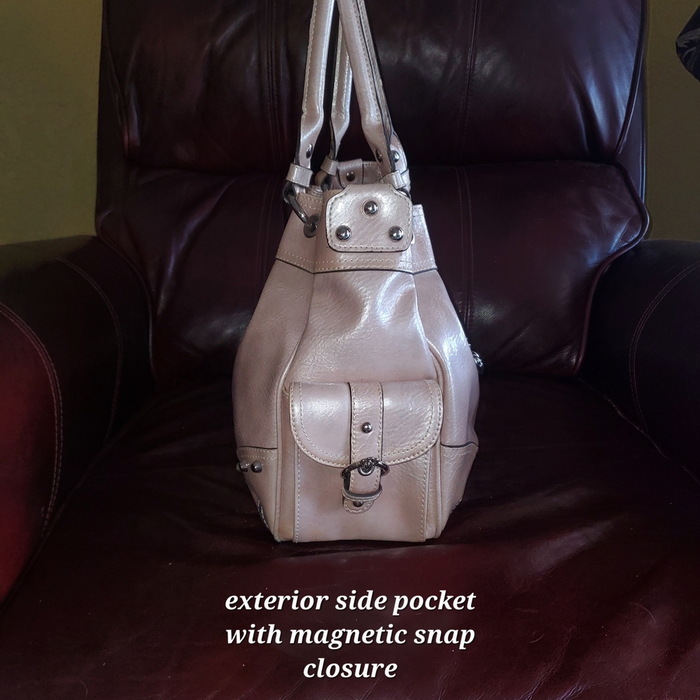 Women’s Metallic Light Pink Tote Bag - Elegant Everyday Handbag - Picture 7 of 16